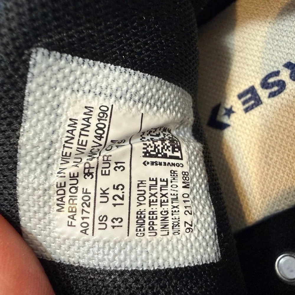Converse kids black and white‎ sneakers kids size 13